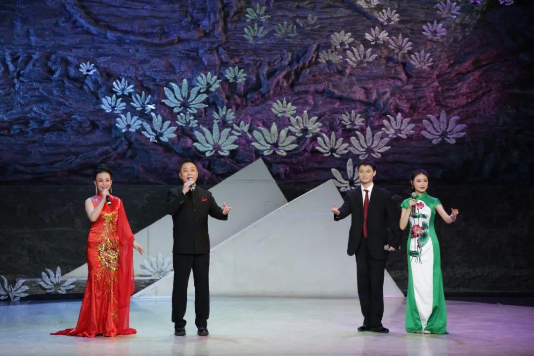 安徽黄梅戏最新动态揭秘，探索戏曲传承与创新之路