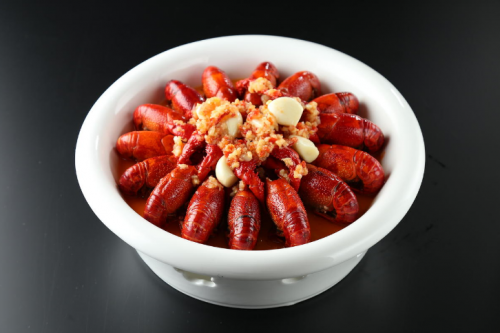 荣小荣最新,荣小荣最新，深度解析其现象与观点