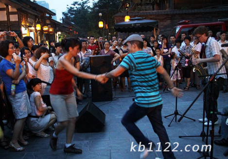 草榴社区最新地址，一段温馨有趣的日常故事揭晓